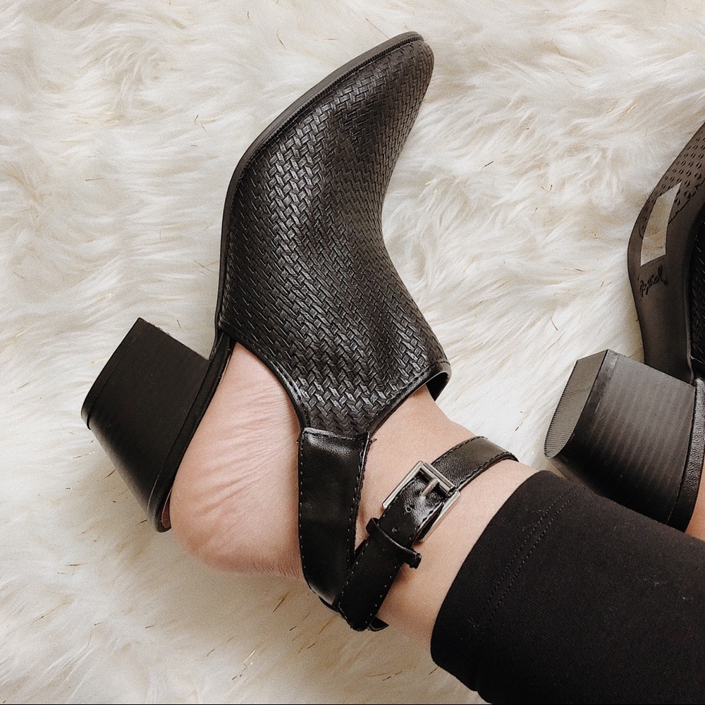 ✨SOLD OUT✨Edgy Cowgirl | Mules / Booties - Picture 6 of 8